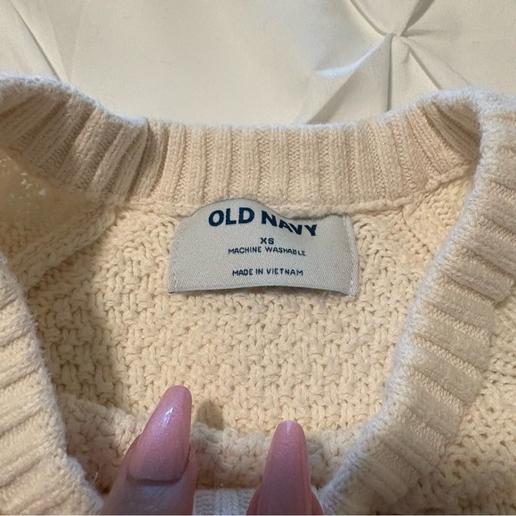 Old Navy Cream Coloured Chunky Knit Sweater, Size XS - Picture 4 of 7